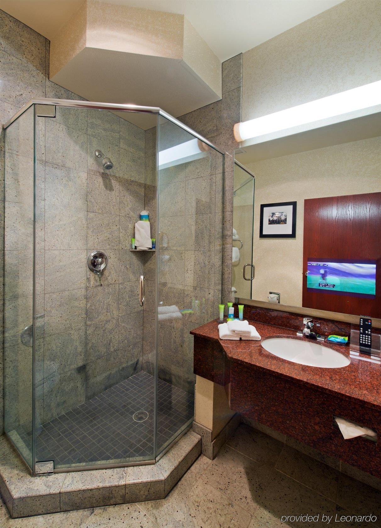 Radisson Hotel & Conference Center רוקפורד מראה חיצוני תמונה