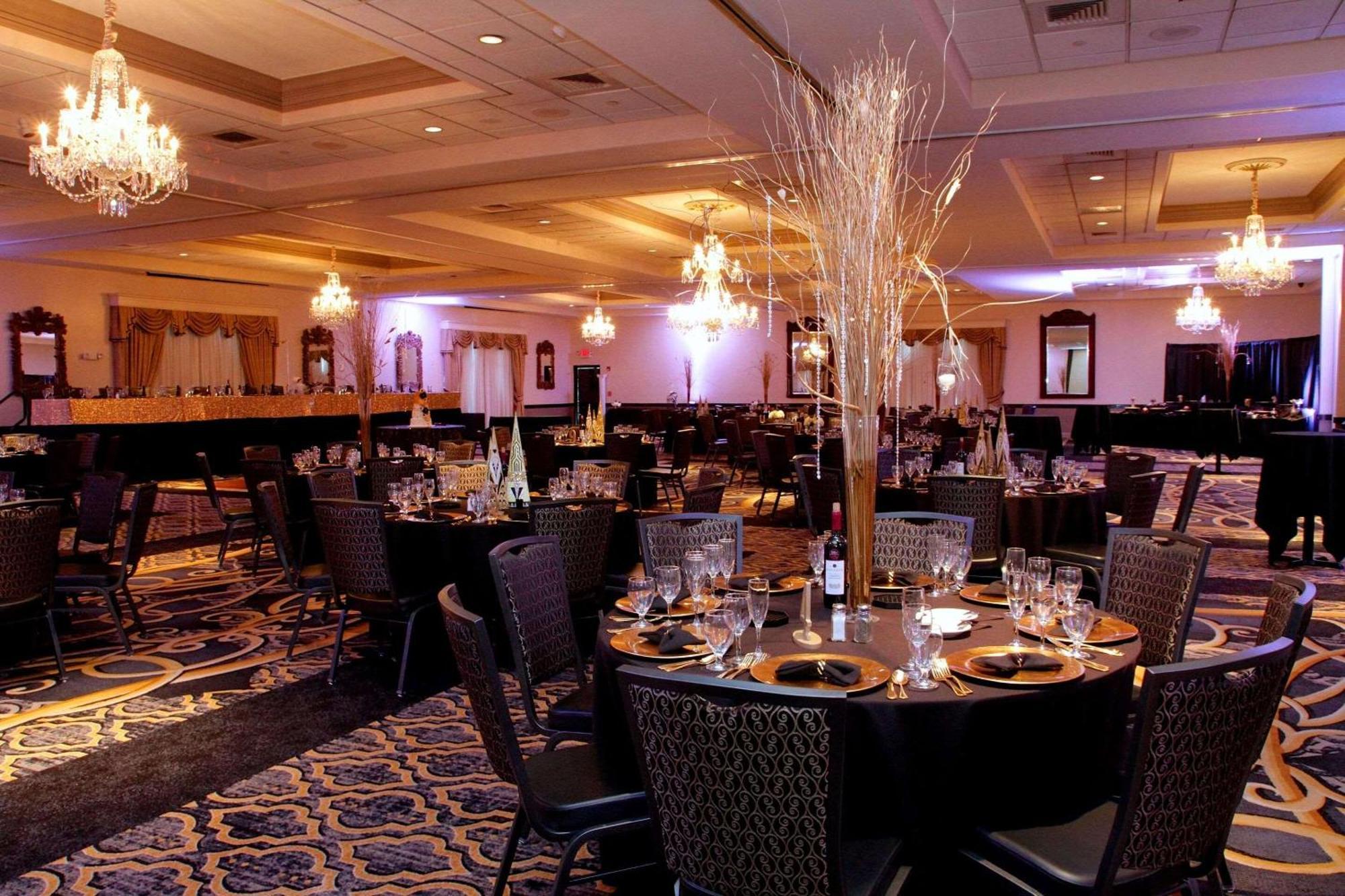 Radisson Hotel & Conference Center רוקפורד מראה חיצוני תמונה