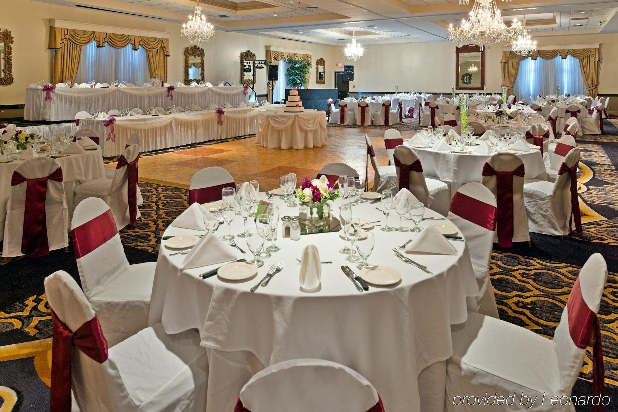 Radisson Hotel & Conference Center רוקפורד מתקנים תמונה